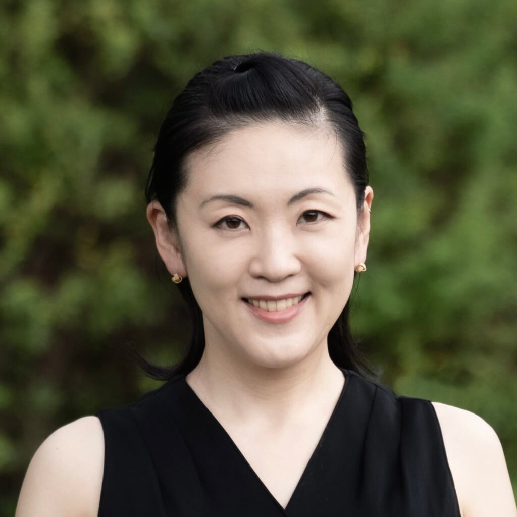 Headshot of Tomoko Shimbo